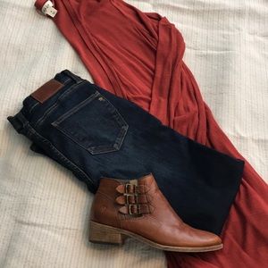 Burnt orange-ish/reddish lightweight sweater